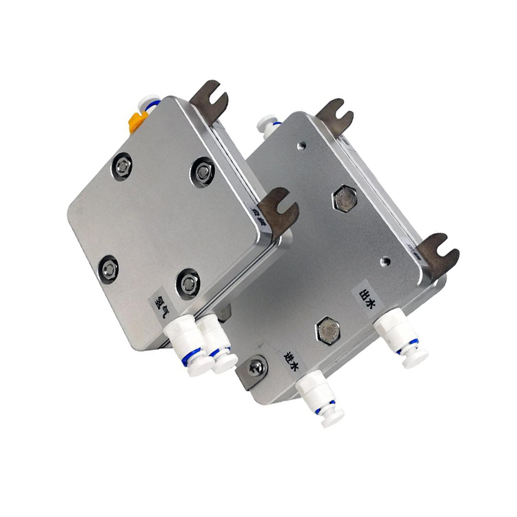 Miniaturized PEM electrolyser for fuel cell applications